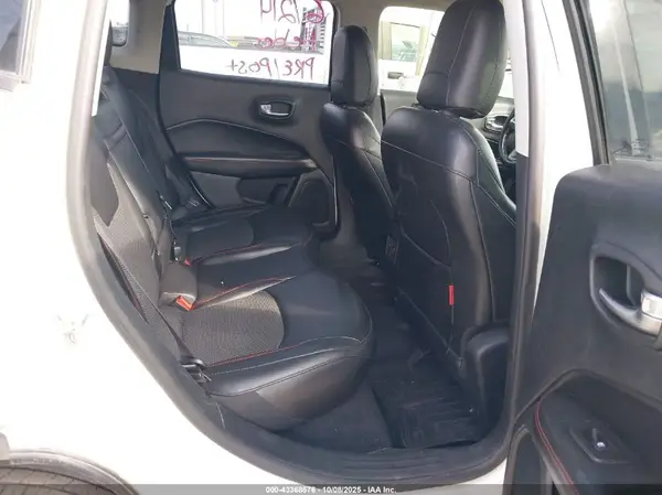3C4NJDDB8KT597782 2019 JEEP COMPASS - Image 8