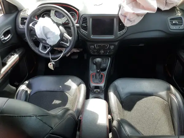 3C4NJDDB8KT601412 2019 JEEP COMPASS - Image 8