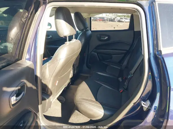 3C4NJDDB8KT619330 2019 JEEP COMPASS - Image 8