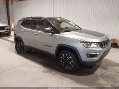 3C4NJDDB8KT619392 2019 JEEP COMPASS