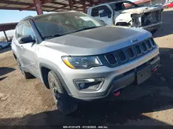 3C4NJDDB8KT639044 2019 JEEP COMPASS