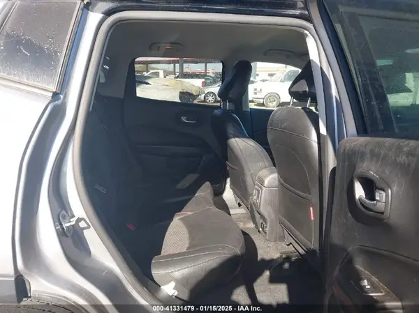 3C4NJDDB8KT639044 2019 JEEP COMPASS - Image 8