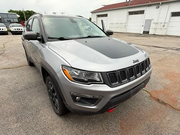 3C4NJDDB8KT645247 2019 JEEP COMPASS - Image 1
