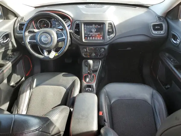 3C4NJDDB8KT667765 2019 JEEP COMPASS - Image 8