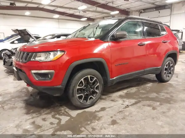 3C4NJDDB8KT668950 2019 JEEP COMPASS - Image 2