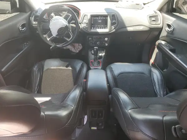 3C4NJDDB8KT669113 2019 JEEP COMPASS - Image 8