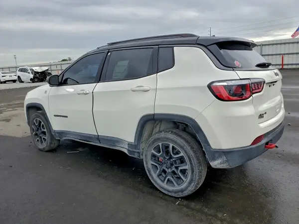 3C4NJDDB8KT671055 2019 JEEP COMPASS - Image 2
