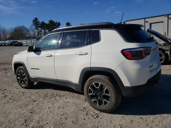 3C4NJDDB8KT671217 2019 JEEP COMPASS - Image 2