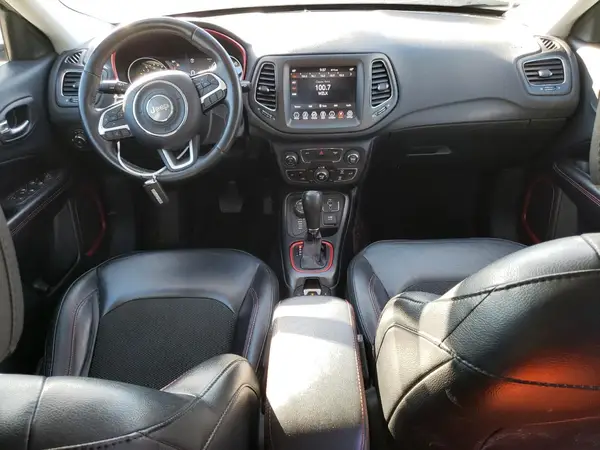 3C4NJDDB8KT671217 2019 JEEP COMPASS - Image 8
