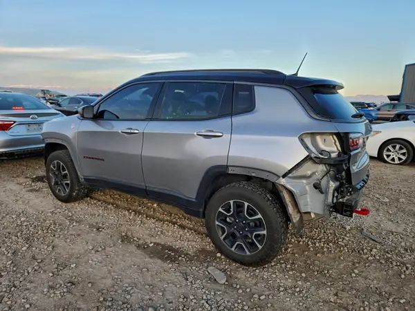 3C4NJDDB8KT702837 2019 JEEP COMPASS - Image 2