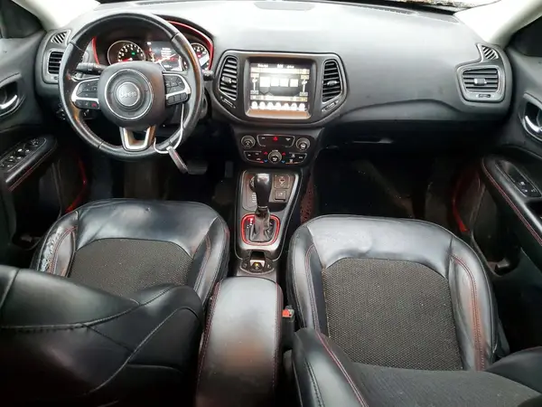 3C4NJDDB8KT712896 2019 JEEP COMPASS - Image 8