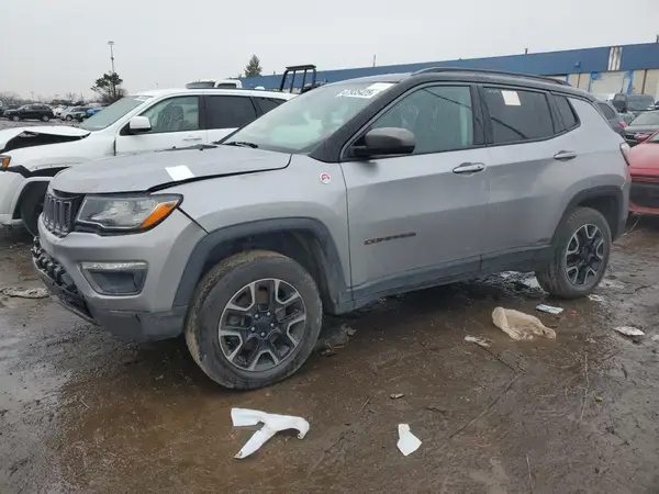 3C4NJDDB8KT721517 2019 JEEP COMPASS - Image 1