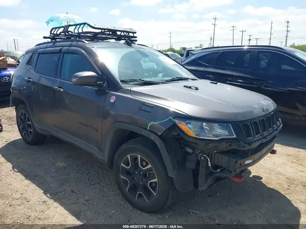 3C4NJDDB8KT721811 2019 JEEP COMPASS - Image 1