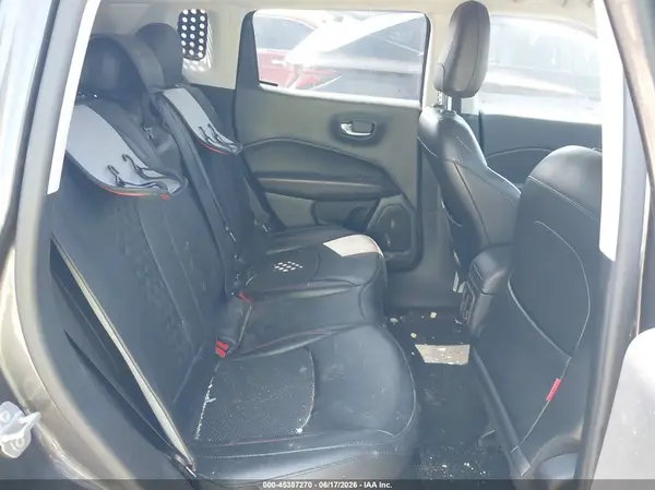 3C4NJDDB8KT721811 2019 JEEP COMPASS - Image 8