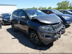 3C4NJDDB8KT722053 2019 JEEP COMPASS