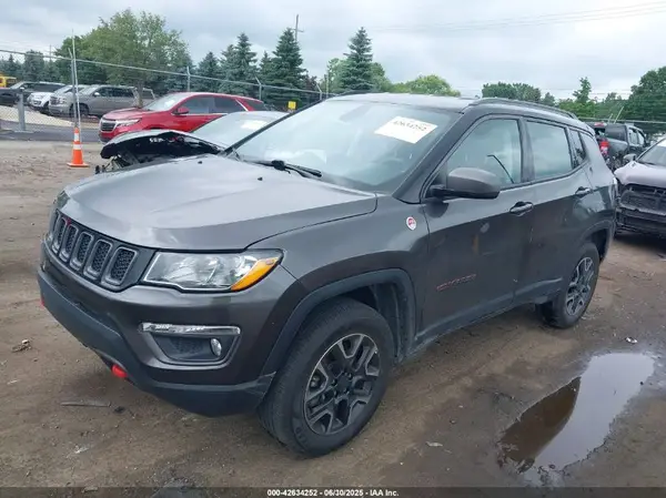 3C4NJDDB8KT722053 2019 JEEP COMPASS - Image 2