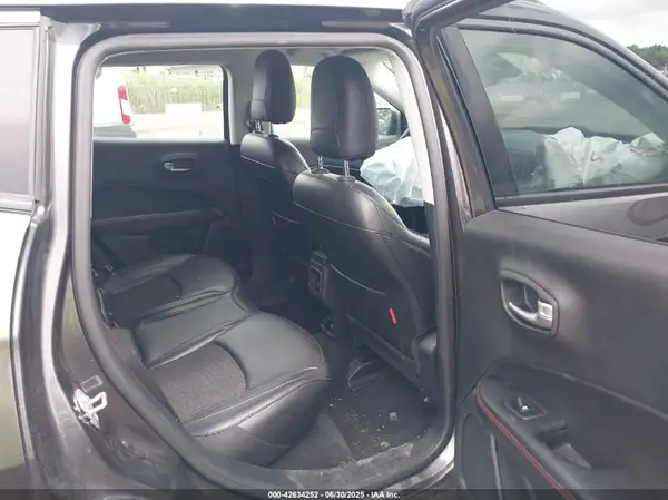 3C4NJDDB8KT722053 2019 JEEP COMPASS - Image 8