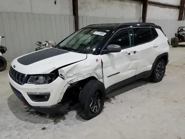3C4NJDDB8KT733313 2019 JEEP COMPASS - Image 1