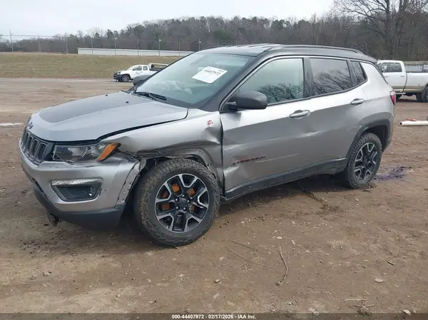 3C4NJDDB8KT739788 2019 JEEP COMPASS - Image 2