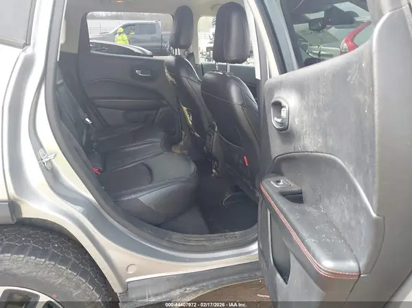 3C4NJDDB8KT739788 2019 JEEP COMPASS - Image 8