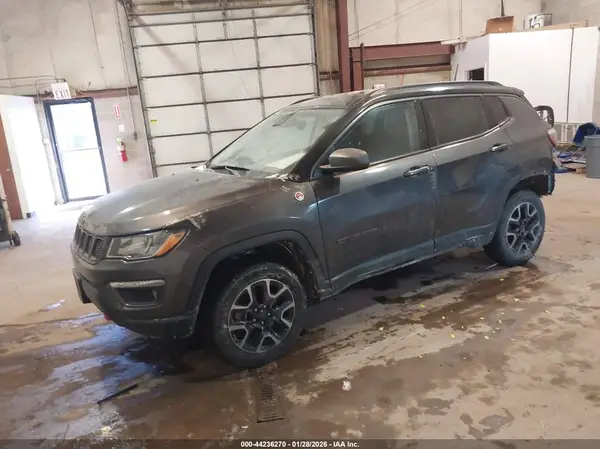 3C4NJDDB8KT740021 2019 JEEP COMPASS - Image 2