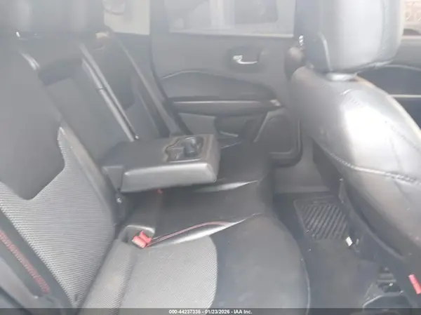 3C4NJDDB8KT744831 2019 JEEP COMPASS - Image 8