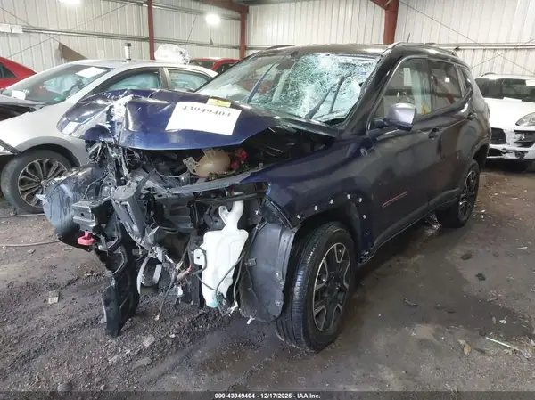 3C4NJDDB8KT748054 2019 JEEP COMPASS - Image 2