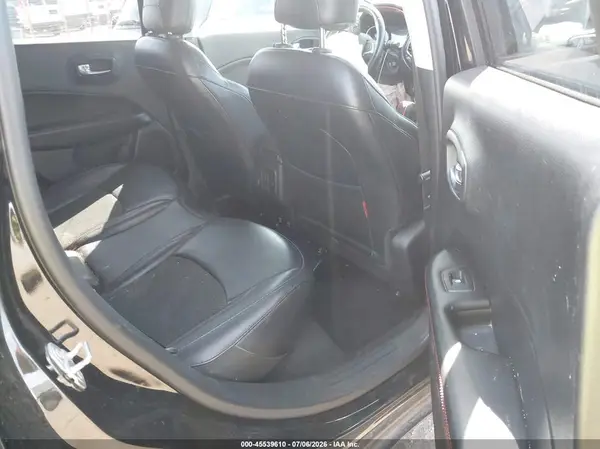 3C4NJDDB8KT748118 2019 JEEP COMPASS - Image 8