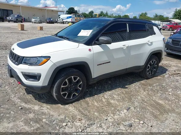 3C4NJDDB8KT780132 2019 JEEP COMPASS - Image 2