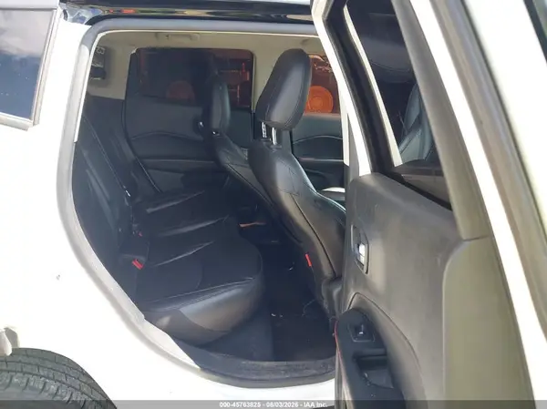 3C4NJDDB8KT780132 2019 JEEP COMPASS - Image 8