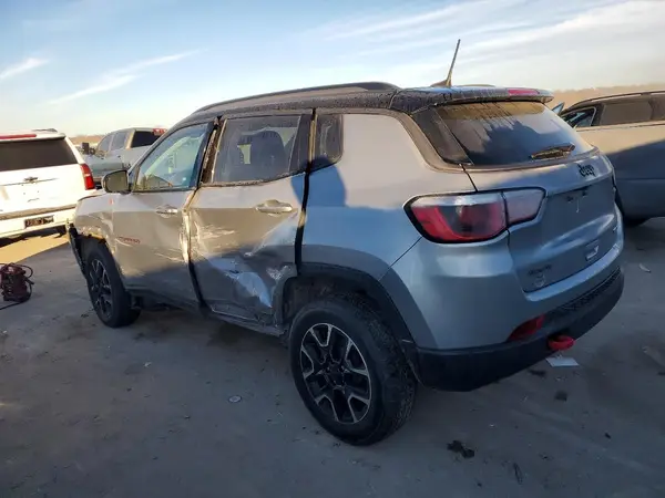 3C4NJDDB8KT790448 2019 JEEP COMPASS - Image 2