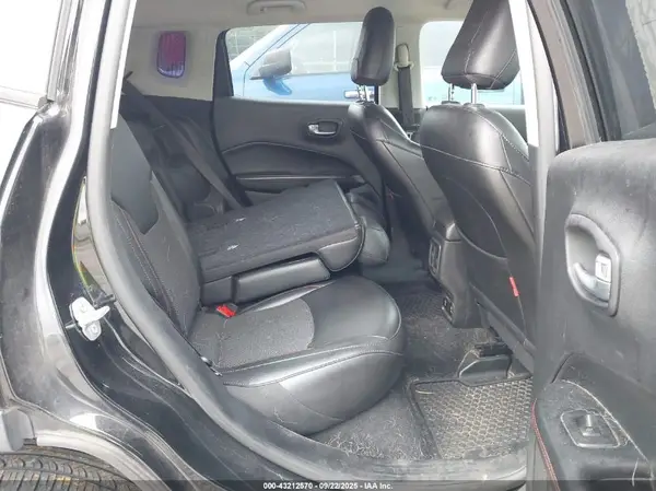 3C4NJDDB8KT795228 2019 JEEP COMPASS - Image 8
