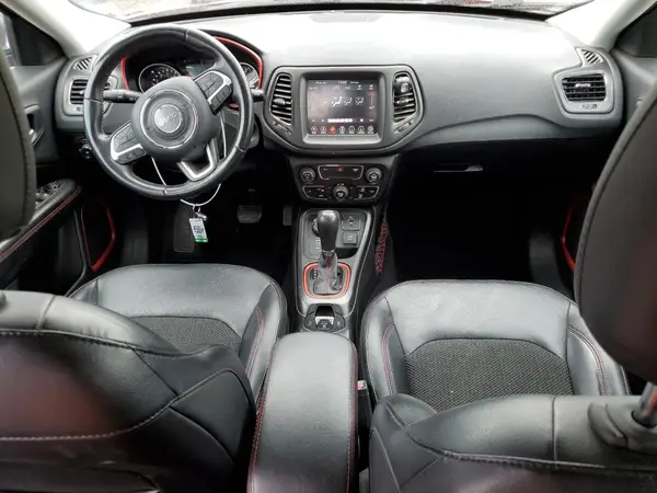 3C4NJDDB8KT795360 2019 JEEP COMPASS - Image 8