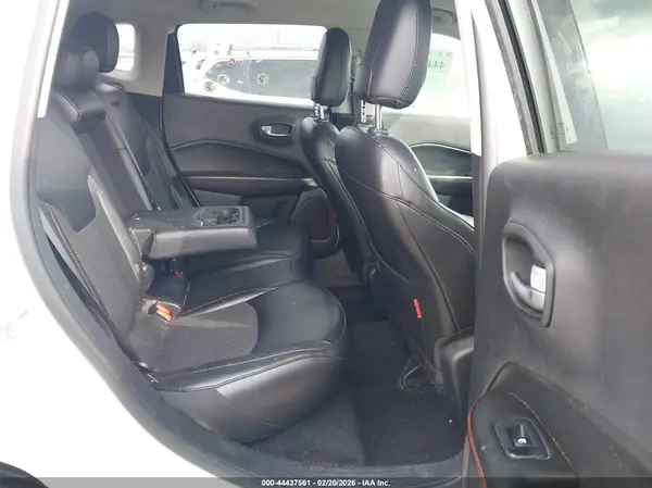 3C4NJDDB8KT795827 2019 JEEP COMPASS - Image 8