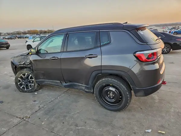 3C4NJDDB8KT816739 2019 JEEP COMPASS - Image 2