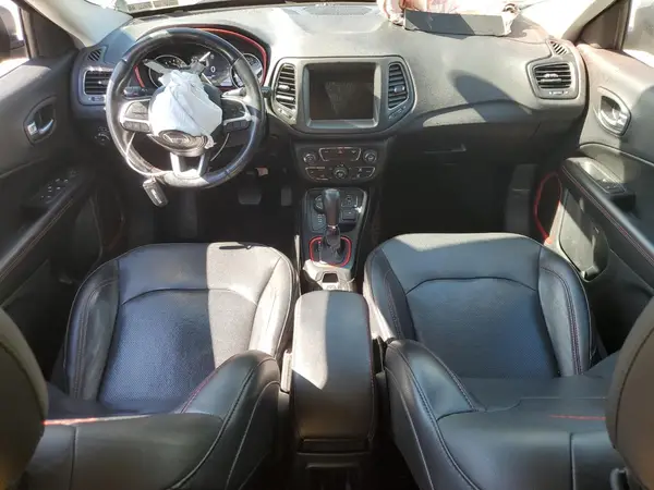 3C4NJDDB8KT818653 2019 JEEP COMPASS - Image 8