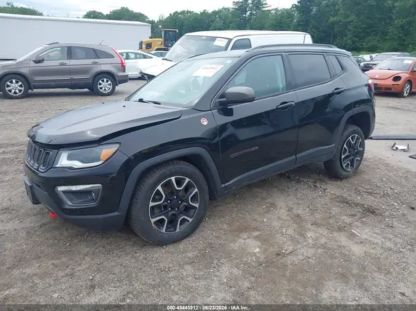 3C4NJDDB8KT828762 2019 JEEP COMPASS - Image 2