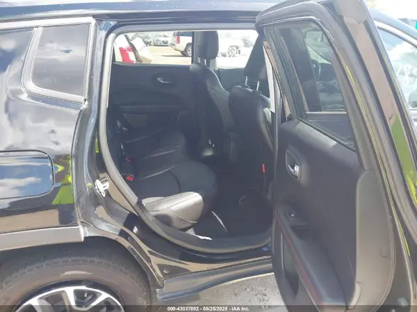3C4NJDDB8KT840443 2019 JEEP COMPASS - Image 8