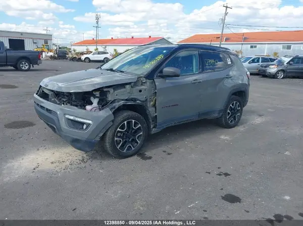 3C4NJDDB8LT104605 2020 JEEP COMPASS - Image 2