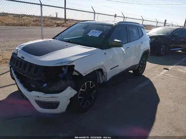 3C4NJDDB8LT111795 2020 JEEP COMPASS - Image 2
