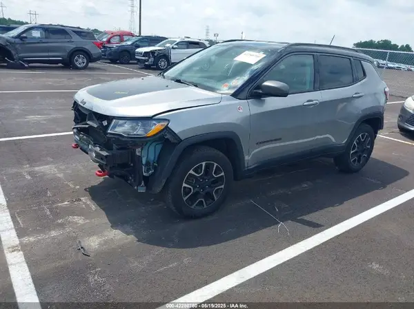3C4NJDDB8LT112042 2020 JEEP COMPASS - Image 2