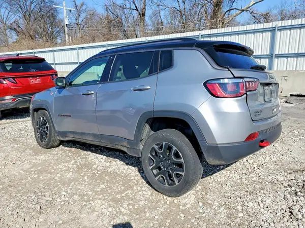 3C4NJDDB8LT123574 2020 JEEP COMPASS - Image 2