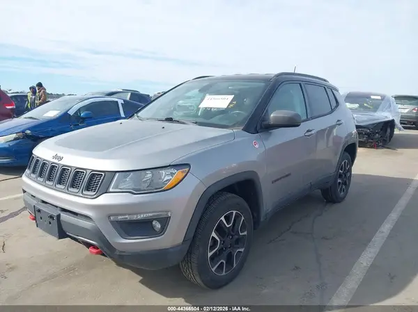 3C4NJDDB8LT123848 2020 JEEP COMPASS - Image 2