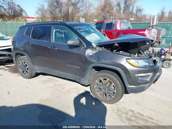 3C4NJDDB8LT127110 2020 JEEP COMPASS - Image 1