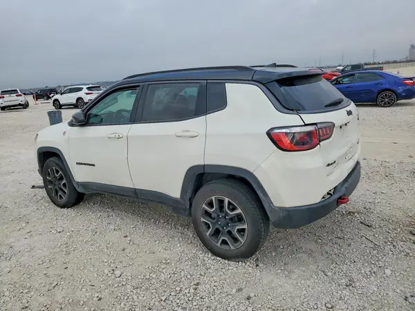 3C4NJDDB8LT127530 2020 JEEP COMPASS - Image 2