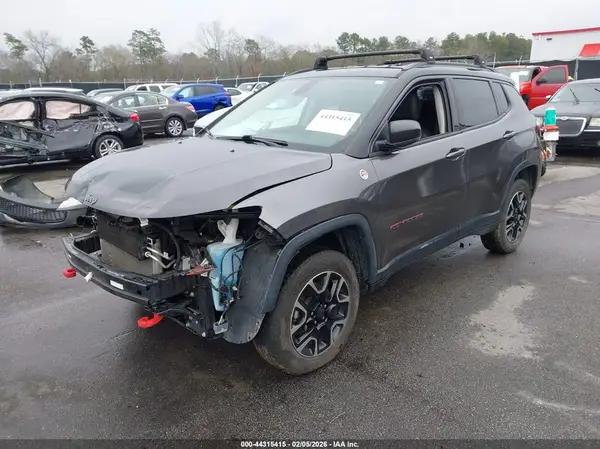 3C4NJDDB8LT137801 2020 JEEP COMPASS - Image 2