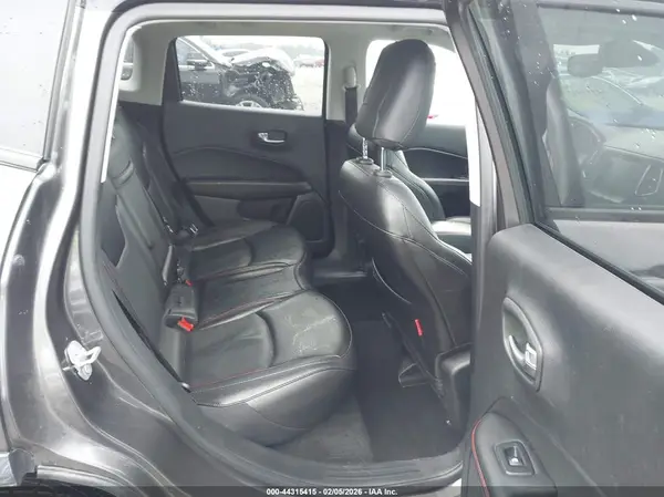 3C4NJDDB8LT137801 2020 JEEP COMPASS - Image 8