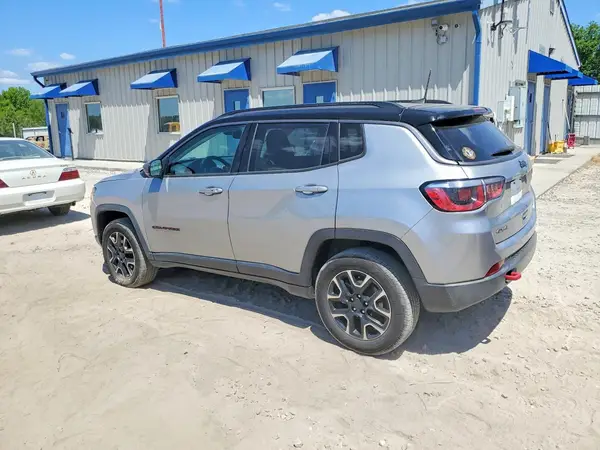 3C4NJDDB8LT177618 2020 JEEP COMPASS - Image 2