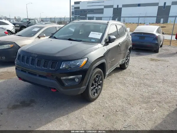 3C4NJDDB8LT184181 2020 JEEP COMPASS - Image 2