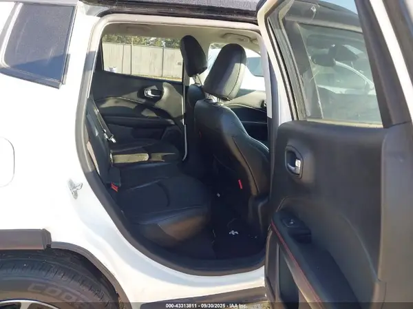 3C4NJDDB8LT184276 2020 JEEP COMPASS - Image 8